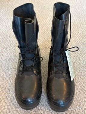 Bata Black Extreme Cold Weather Boots.  With Pressure Valves. Size 11R